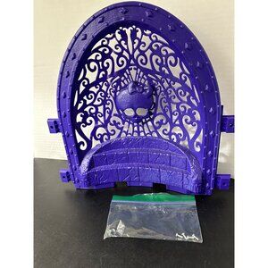 Monster High Freaky Fusion Catacombs replacement piece logo back wall and pegs